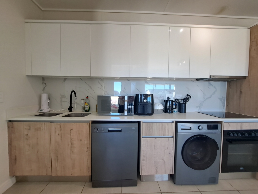 To Let 1 Bedroom Property for Rent in Richwood Western Cape